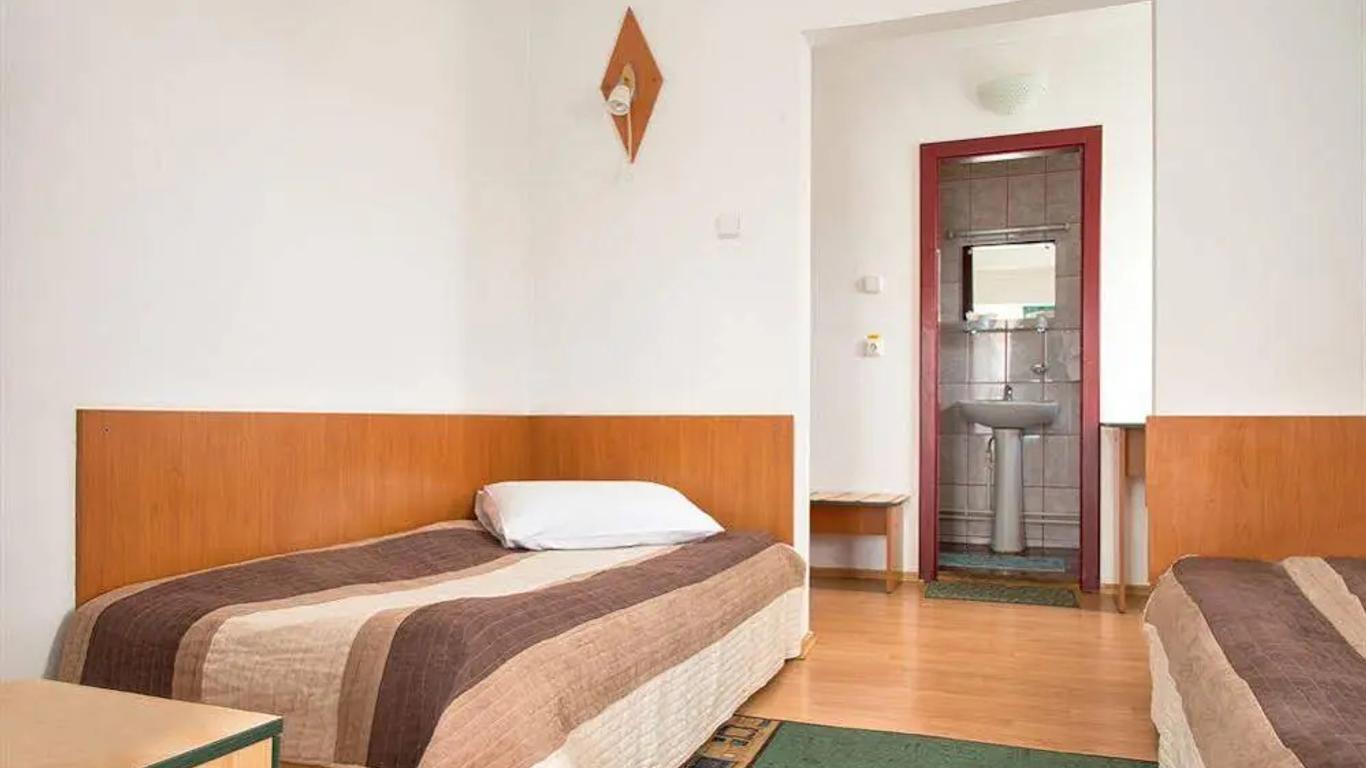 Hotel Beta