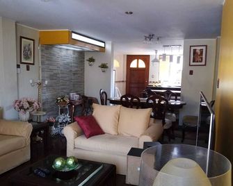 Vip Accommodation In Exclusive Area In San Miguel - Lima - Living room