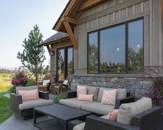 Spectacular 5 Bedroom Villa On 7th Hole At Tributary with Private Hot Tub - Driggs - Patio