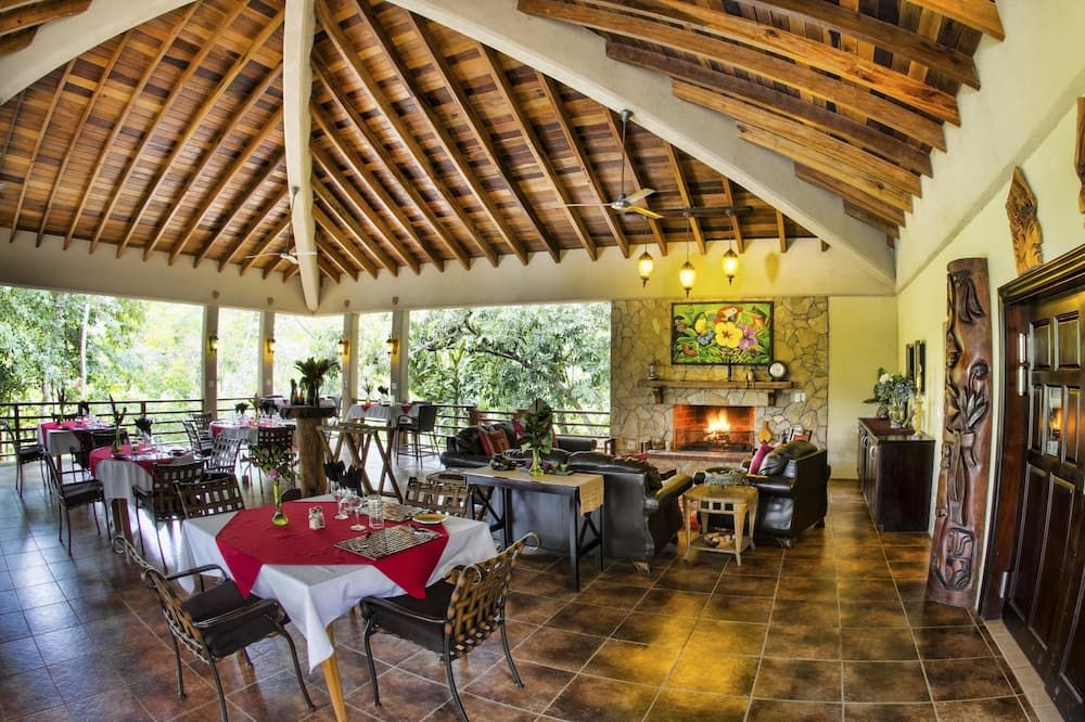 Mystic River Resort - San Ignacio - Restaurante