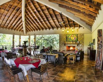 Mystic River Resort - San Ignacio - Restaurante