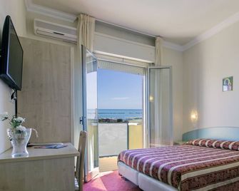 Hotel Silver - Cesenatico - Bedroom
