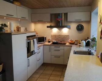 Stauning HarborHouse in center of Stauning, w/spa privileges. - Skjern - Kitchen