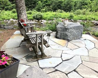 Sanctuary By The Stream - Close To Ski Areas - Phoenicia - Patio