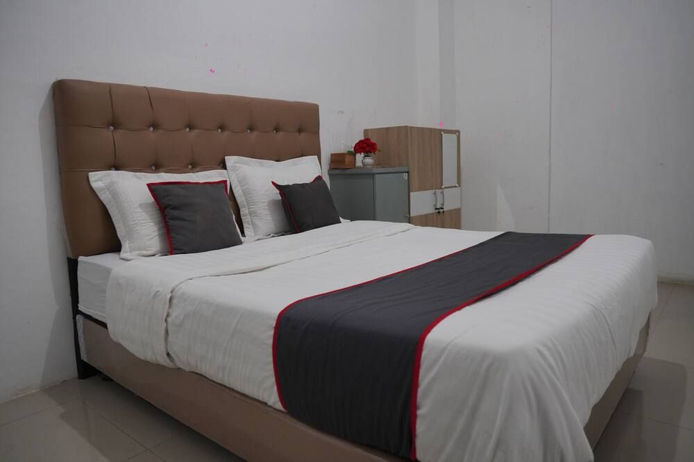 Dancenter Amra Hotel - Padang