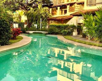 Stylish & Comfortable Condo With Balconies - Liberia - Piscina