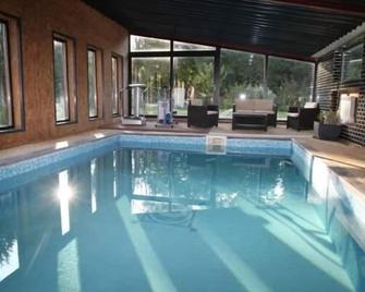 Chambres d'Hotes Lorengrain - Bruyères-et-Montbérault - Piscina