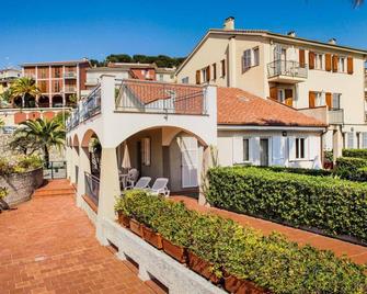 Il Borgo Della Rovere - San Bartolomeo al Mare - Edificio