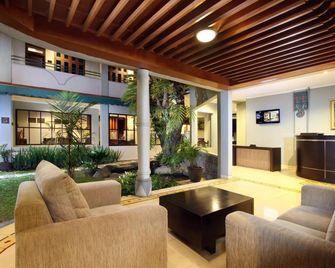 Cakra Kusuma Hotel - Yogyakarta - Lobby