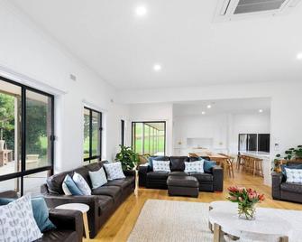 The Valley - Johanna - Obývací pokoj