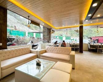 Rishikesh Residency by Euphoric near neer waterfall - Shivpuri - Lounge