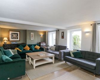 The Old School House - Stow-on-the-Wold - Living room