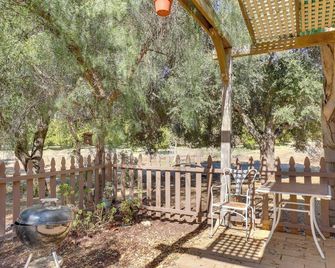 Hike, Explore and More Ranch Retreat in Escondido! - Valley Center - Patio