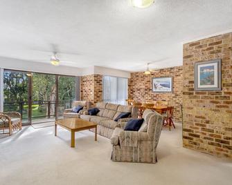 Bay Parklands, Unit 65/2 Gowrie Avenue - Nelson Bay - Living room