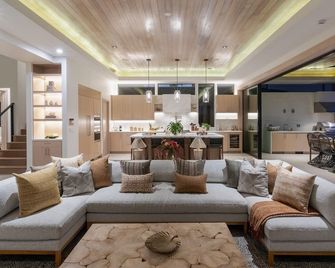 Mauna Lani Luxe Estate at One Ocean by Gather w/ Infinity Pool & Spa - Waimea (Big Island) - Lounge