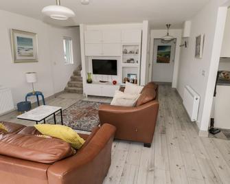 38 Carrowhubbock Holiday Village - Enniscrone - Living room