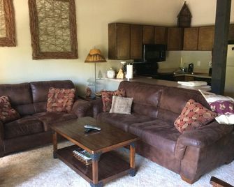 Stay At Tahoe For 29 Days Or Longer For 110 Per Night - Incline Village - Salon