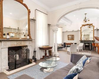 Earlsbrae Bowral Southern Highlands - Bowral - Living room