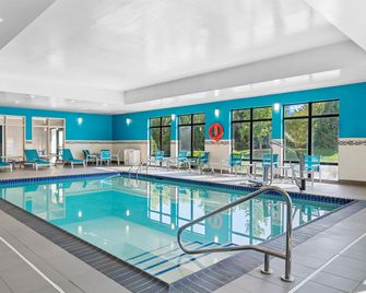 Hampton Inn & Suites Philadelphia/Bensalem - Bensalem - Zwembad