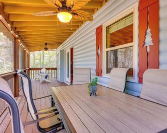 Blue Ridge Mountain Cabin Rental with Fire Pit! - Murphy - Patio
