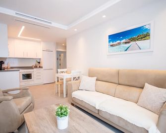 Cubo's Apartamento Tivoli B3 - Benalmádena - Sala de estar
