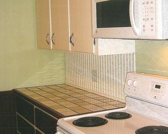 Downtown Historic District minutes to waterfront and downtown amenities. - Yarmouth