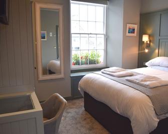 Crown Inn - פרנזאנס - חדר שינה