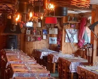 Montlo Relais Des Cerfs - Cubieres - Restaurante