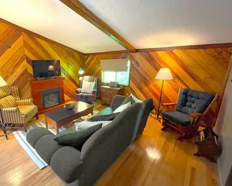Bluffside Chalet Suite - Mc Gregor