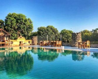 Gir Lions Paw Resort With Swimming Pool - Sasan Gir - Piscina