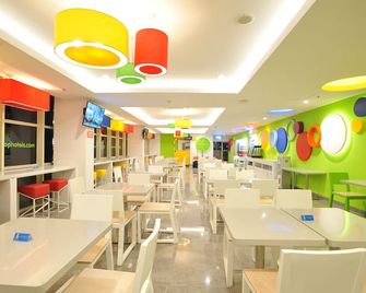 Pop! Hotel Diponegoro - Surabaya - Restaurant