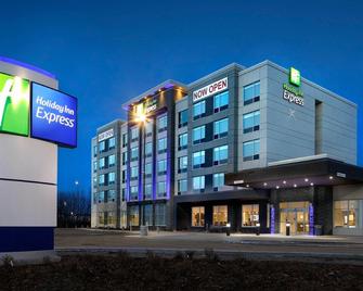 هوليداي إن إكسبرس ريد دير نورث باي آيتش جي - رد دير - مبنى