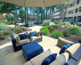 Fairfield Inn & Suites By Marriott San Jose Airport - San Jose - Innenhof