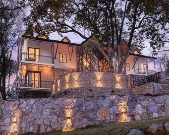 Infinitea Dakbunglow Palampur - Pālampur - Будівля