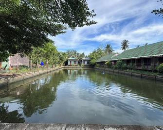 Aioun At Amphawa - Samut Songkhram