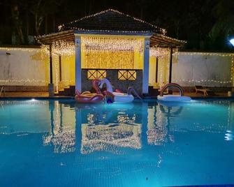 Seremban Resort Villa by uBook - Seremban - Pool