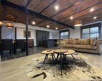Hvn10 - Near Antwerp - Stabroek - Salon