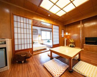 Royal Hotel - Magong City - Habitación