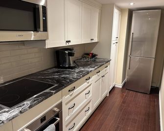 Private Studio with Cottage Setting - Halton Hills - Cucina