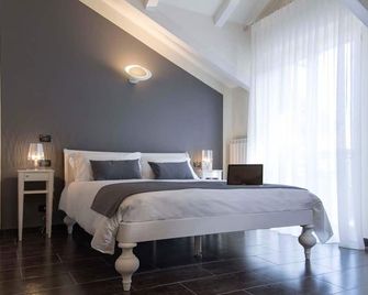 Pepe's Home B&B - Nichelino - Schlafzimmer