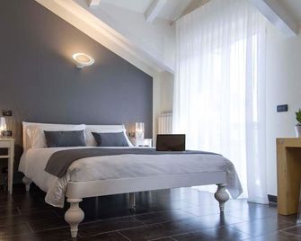 Pepe's Home B&B - Nichelino - Camera da letto