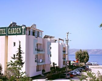 Hotel Garden - Radhimë - Building