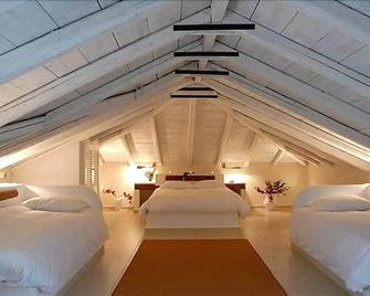 Mistral Hotel - Hydra - Bedroom