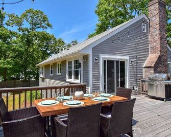 Minutes to Private Association - Ιστ Χαμ - Βεράντα