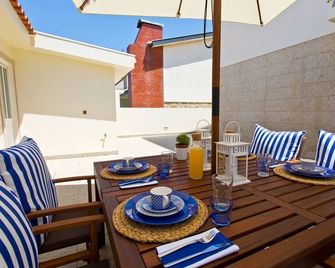 Mindelo Beach House - Mindelo - Balcón
