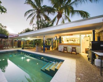 Cosmopolitan Motel & Serviced Apartments - Rockhampton - Piscine