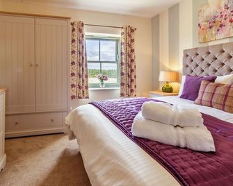 Lovely Stone Cottage overlooking pretty Burgham Park - Widdrington - Bedroom