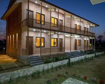 Badreni Jungle Resort - Sauraha - Gebäude
