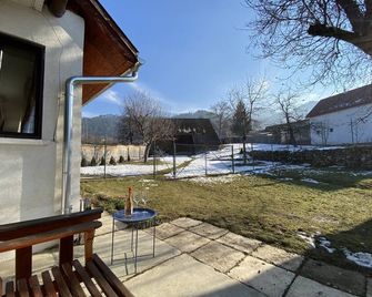 Family Friendly 4Village House - Săcele - Patio