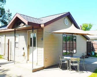 The Turk Lake House - Lakefront With Toys & Ac! - Greenville - Building
